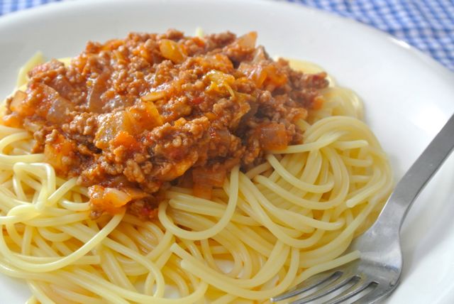 明日はセンター試験。去年はキムチミートソーススパゲッティが話題に。